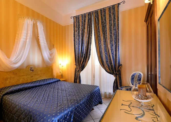 Hotel Golden 2*