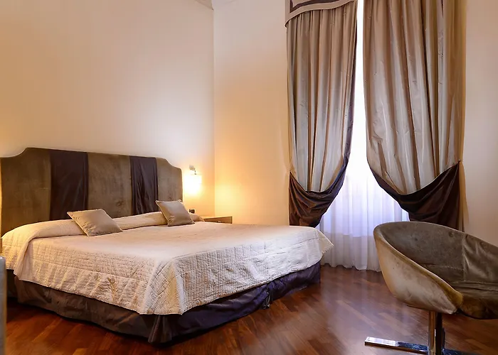 Golden Hotel 2*